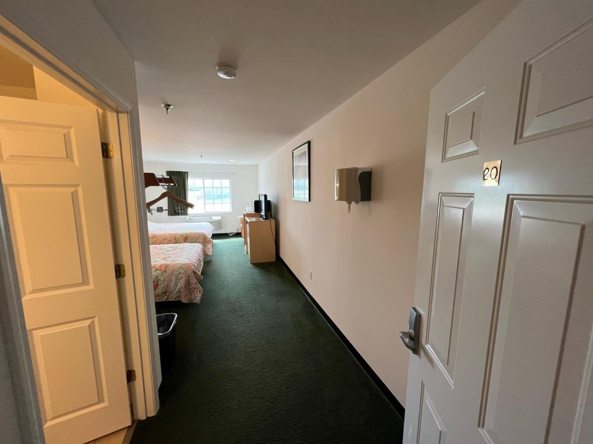 Red Bud Country Inn Екстериор снимка