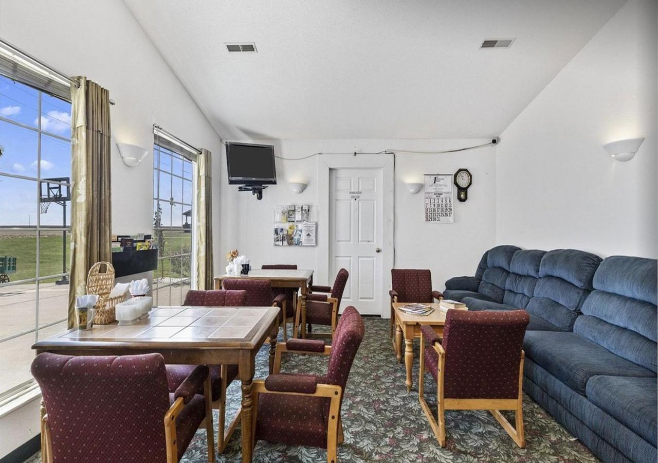 Red Bud Country Inn Екстериор снимка